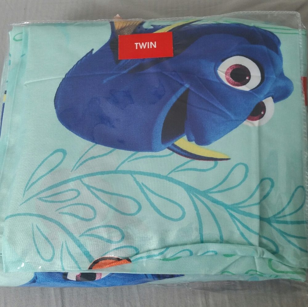 Kids brand new bedding set finding Dory